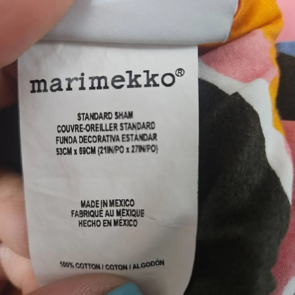 Marimekko comforter with 1 standar sham